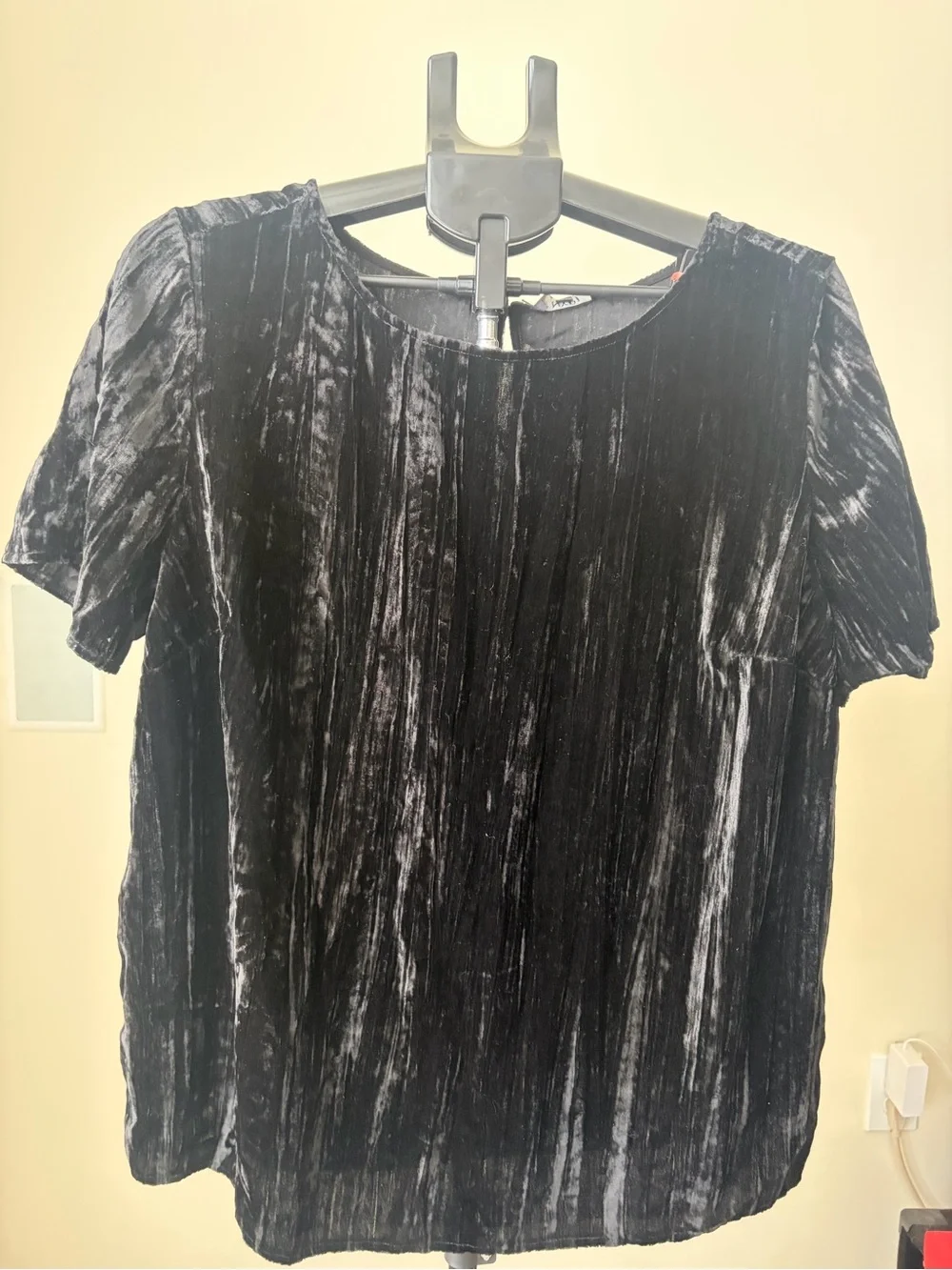 NWT NYDJ Black Crushed Velvet Woven Tee 0X - Luxe Basic